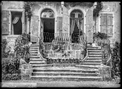 CH-NB - Cossonay, Château, Entrée, vue d'ensemble - Collection Max van Berchem - EAD-9410