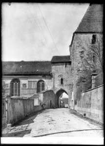 CH-NB - Estavayer-le-Lac, Porte de Payerne, vue d'ensemble - Collection Max van Berchem - EAD-6889