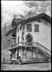 CH-NB - Evolène, Maison, vue partielle extérieure - Collection Max van Berchem - EAD-7600