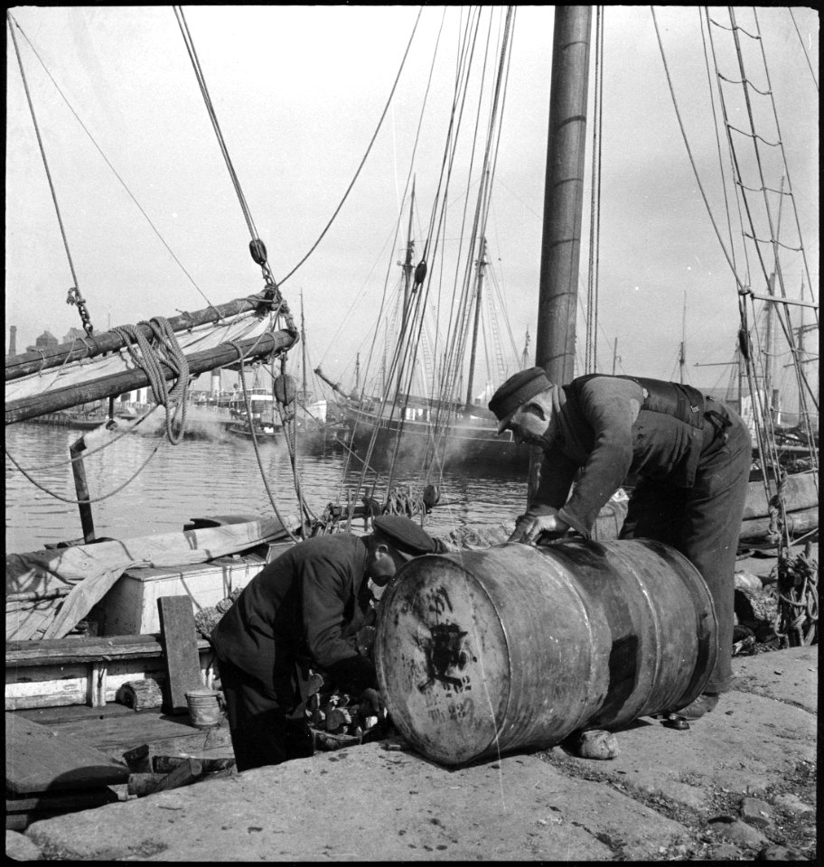 CH-NB - Estland, Tallinn (Reval)- Hafenarbeiter - Annemarie Schwarzenbach - SLA-Schwarzenbach-A-5-16-046