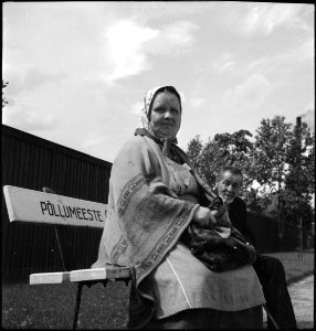 CH-NB - Estland, Valk-Walk (Valga)- Menschen - Annemarie Schwarzenbach - SLA-Schwarzenbach-A-5-16-144 photo