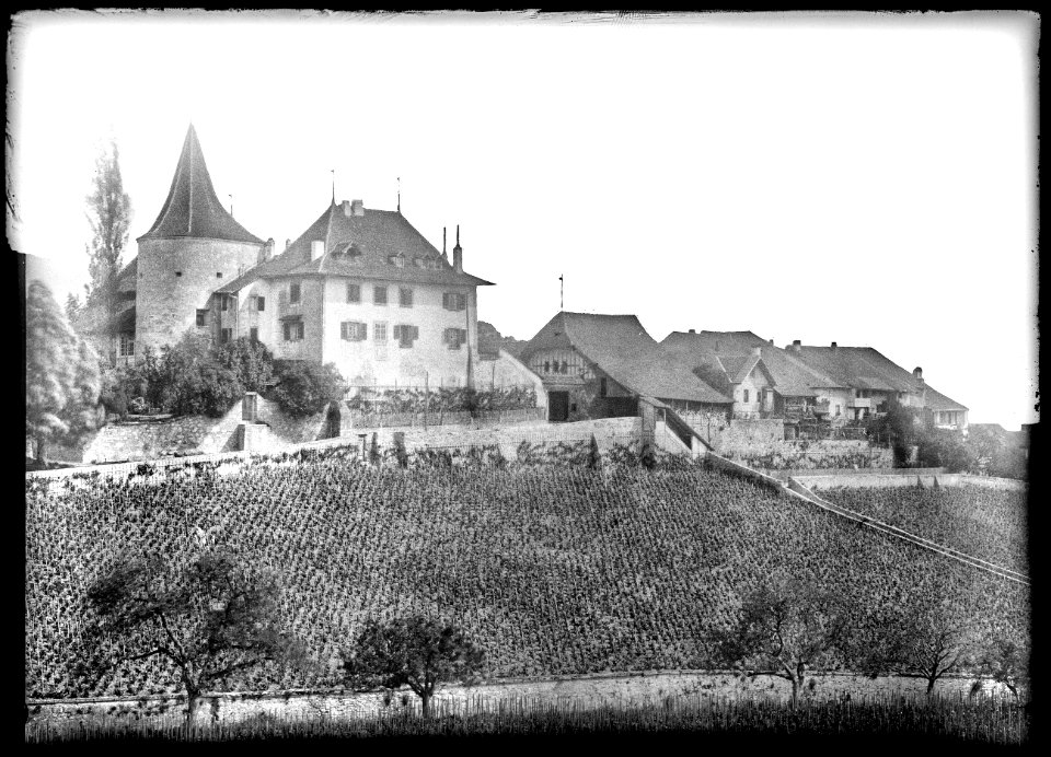 CH-NB - Erlach, Schloss, vue partielle extérieure - Collection Max van Berchem - EAD-9419