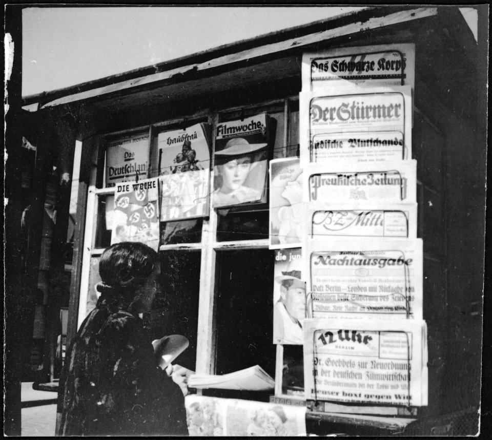 CH-NB - Freie Stadt Danzig, Danzig (Gdansk)- Zeitungsstand - Annemarie Schwarzenbach - SLA-Schwarzenbach-A-5-13-060
