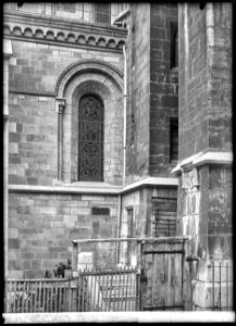 CH-NB - Genève, Cathédrale Saint-Pierre, Fenêtre, vue partielle - Collection Max van Berchem - EAD-8706