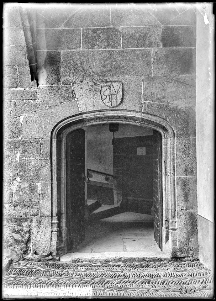 CH-NB - Gruyères, Château, vue partielle extérieure - Collection Max van Berchem - EAD-6901