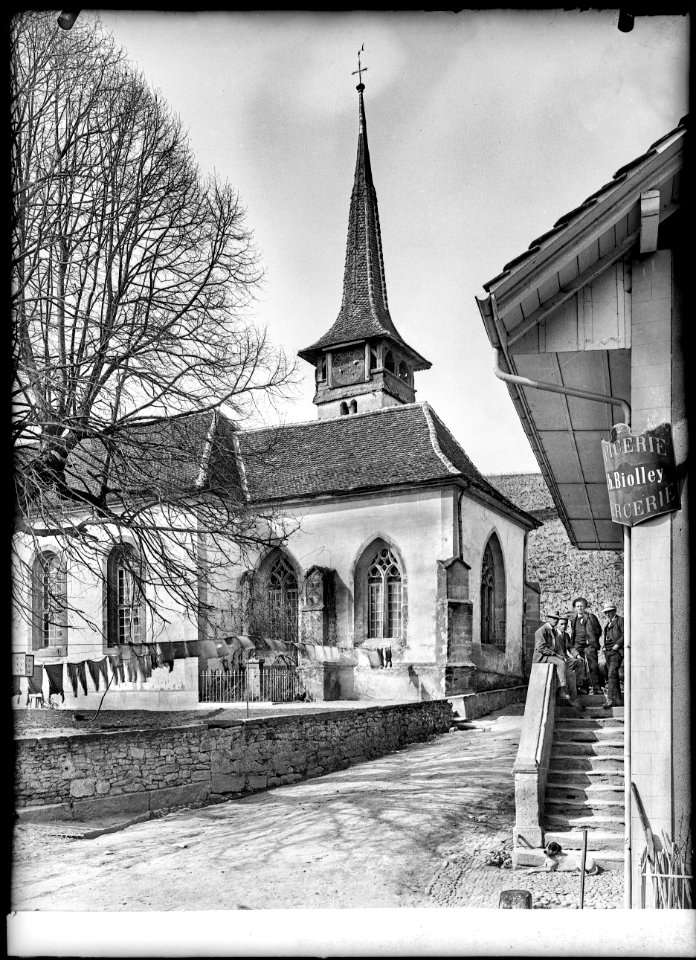 CH-NB - Haut-Vully, Môtier, Eglise Saint-Pierre, vue partielle extérieure - Collection Max van Berchem - EAD-6875