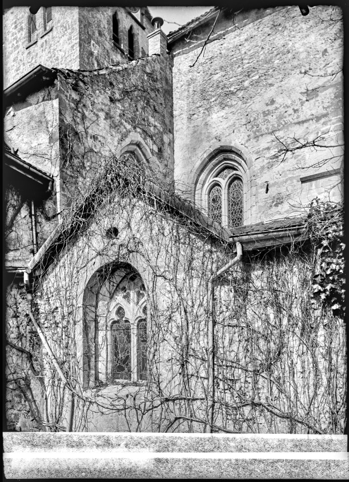 CH-NB - Grandson, Eglise réformée Saint-Jean-Baptiste, vue partielle extérieure - Collection Max van Berchem - EAD-7265