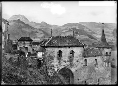 CH-NB - Gruyères, Le Belluard, vue d'ensemble - Collection Max van Berchem - EAD-6896