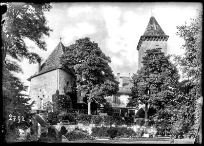 CH-NB - La Sarraz, Château, vue partielle - Collection Max van Berchem - EAD-7540