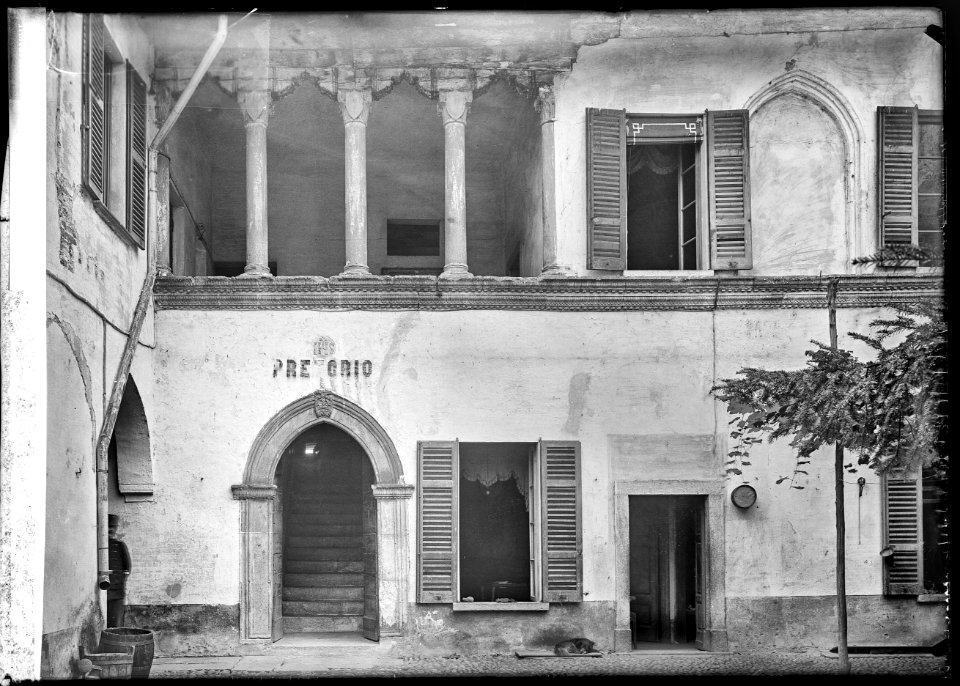 CH-NB - Locarno, Castello, vue partielle extérieure - Collection Max van Berchem - EAD-7139