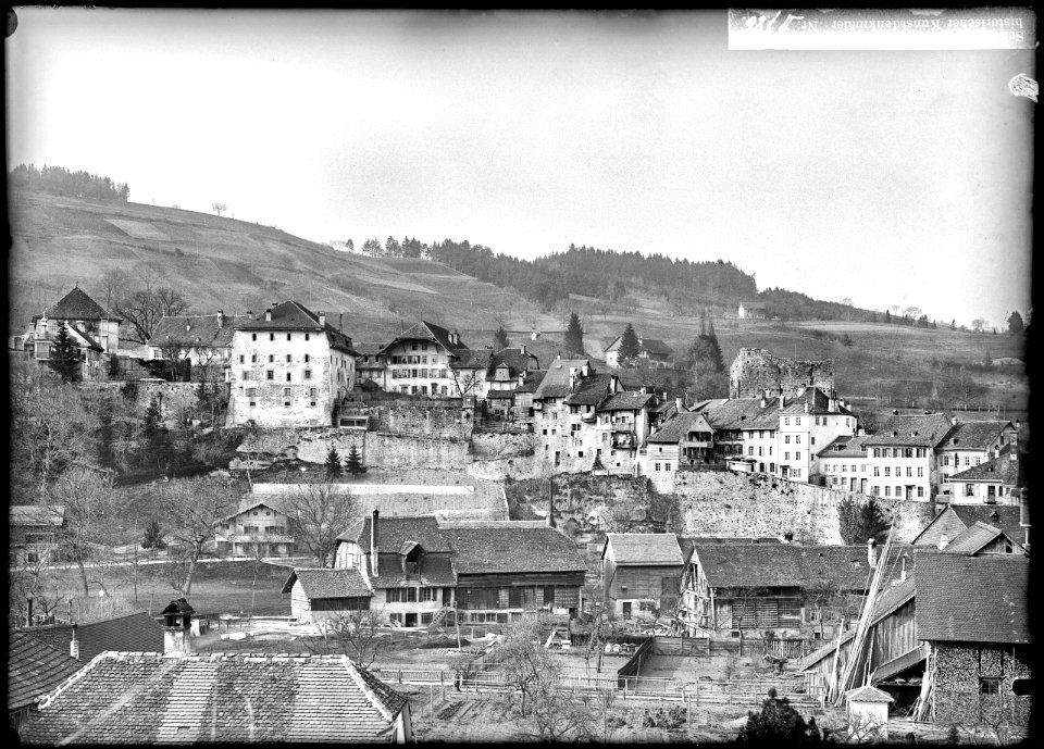 CH-NB - Moudon, Rue du Château, vue partielle - Collection Max van Berchem - EAD-7373