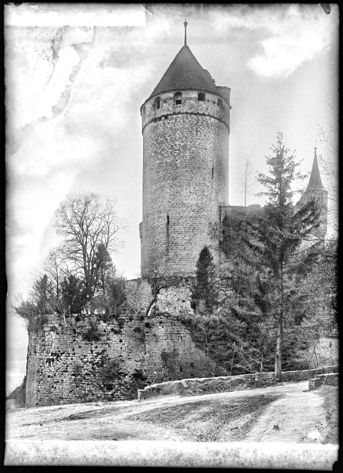 CH-NB - Lucens, château, tour principale, vue d'ensemble extérieure - Collection Max van Berchem - EAD-7347