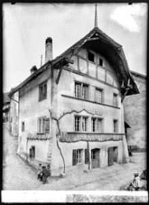 CH-NB - Lucens, Maison Viret, vue d'ensemble extérieure - Collection Max van Berchem - EAD-7352