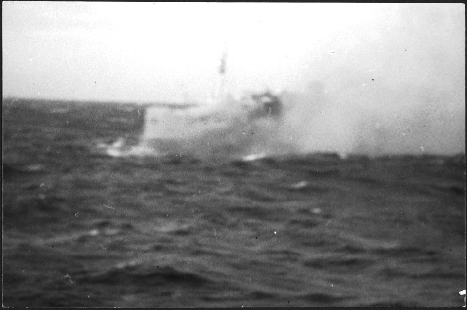 CH-NB - Mittelmeer, 75 km SW von Toulon- Brand der Orazio - Annemarie Schwarzenbach - SLA-Schwarzenbach-A-5-23-165