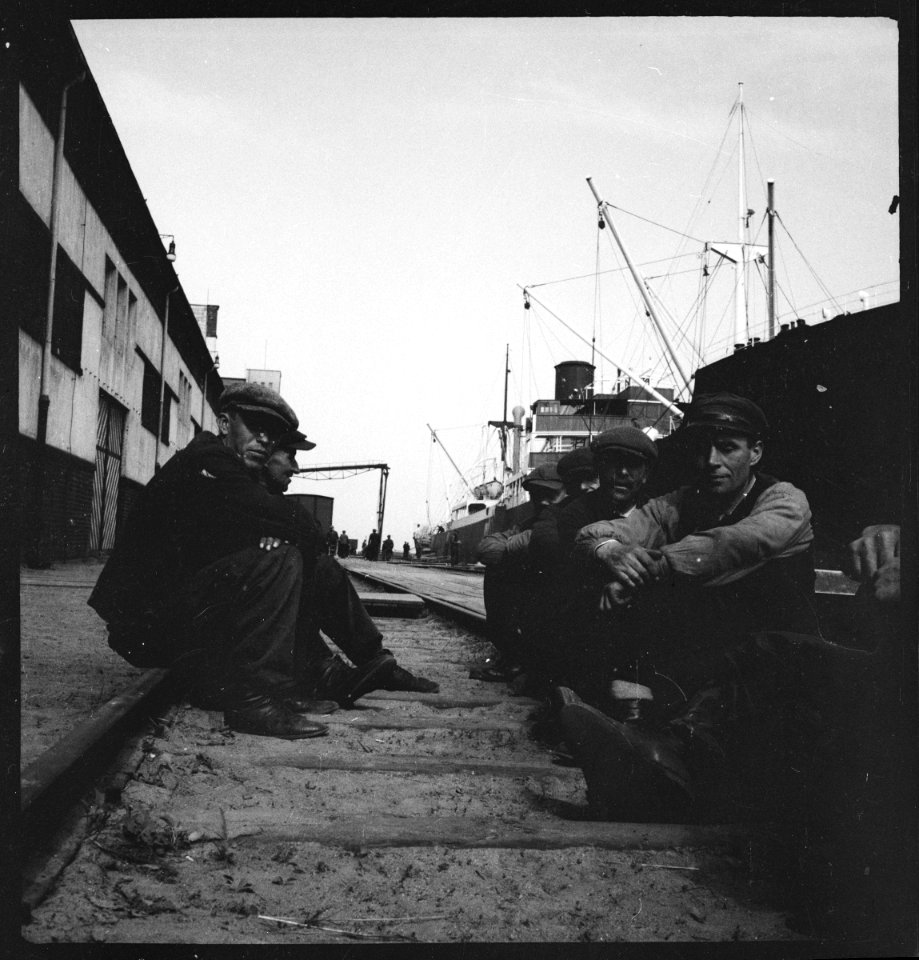 CH-NB - Ostpreussen, Danzig (Gdansk) oder Gdynia (Gdingen)- Hafenarbeiter - Annemarie Schwarzenbach - SLA-Schwarzenbach-A-5-13-101