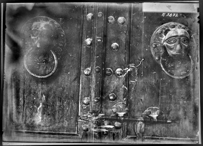 CH-NB - Payerne, Ancien hôtel de ville, Porte, vue partielle - Collection Max van Berchem - EAD-7438