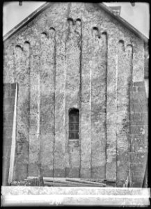 CH-NB - Romainmôtier, Abbatiale, Transept, vue partielle extérieure - Collection Max van Berchem - EAD-7482