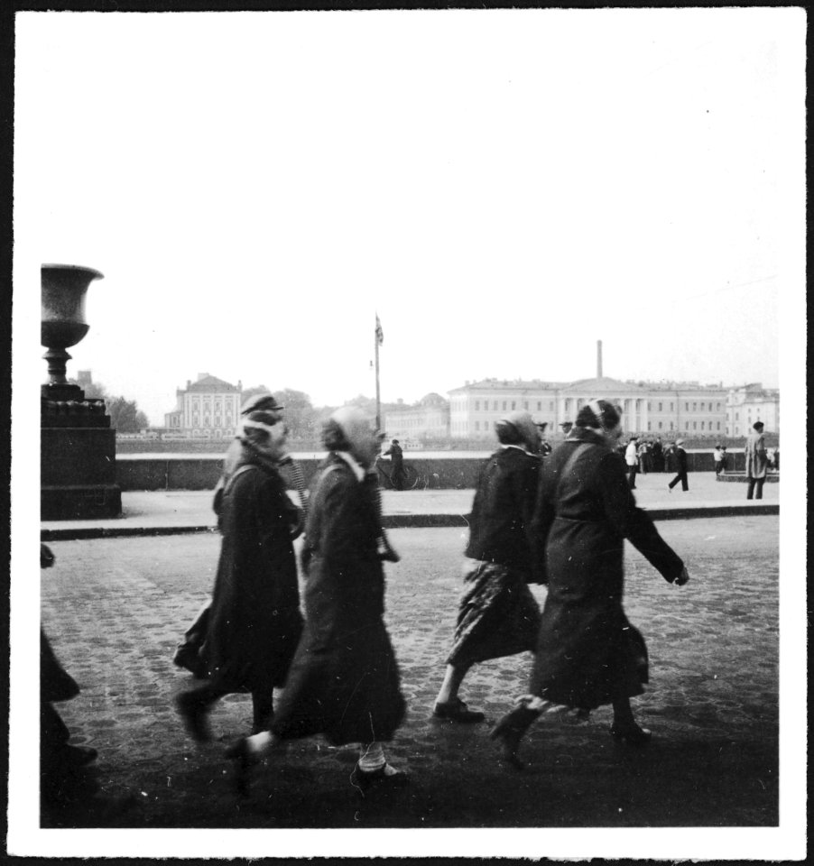 CH-NB - Russland, Leningrad (Sankt Petersburg)- Gasmasken - Annemarie Schwarzenbach - SLA-Schwarzenbach-A-5-13-142