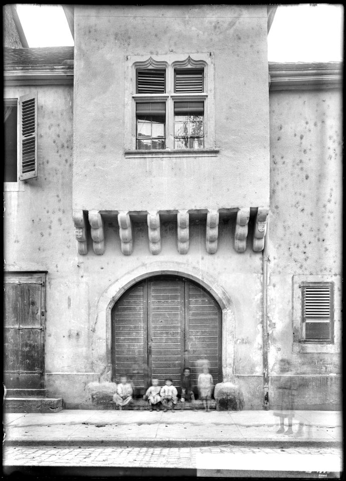 CH-NB - Rolle, Edifice, vue partielle extérieure - Collection Max van Berchem - EAD-9458