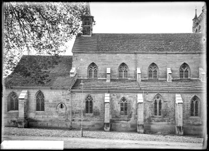 CH-NB - Romont (FR), Église, Façade, vue partielle - Collection Max van Berchem - EAD-8772