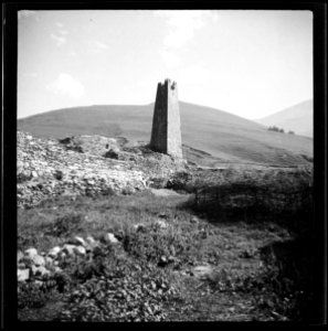 CH-NB - Russland, Nordossetien- Landschaft mit Festung - Annemarie Schwarzenbach - SLA-Schwarzenbach-A-5-04-241