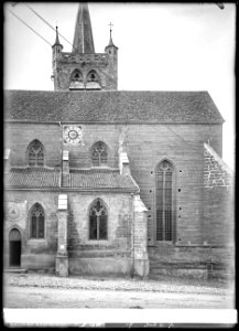 CH-NB - Romont (FR), Église, Façade, vue partielle - Collection Max van Berchem - EAD-8771