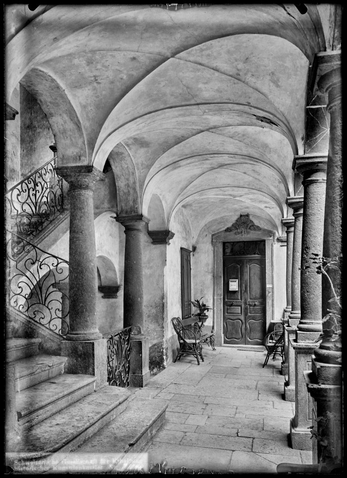 CH-NB - Saint-Maurice, Maison de la Pierre, vue partielle intérieure - Collection Max van Berchem - EAD-7637