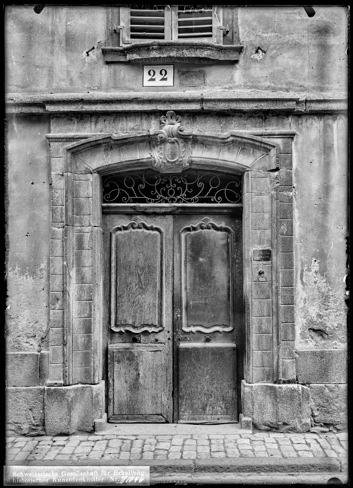 CH-NB - Saint-Maurice, Maison de la Pierre, Porte, vue d'ensemble - Collection Max van Berchem - EAD-7635