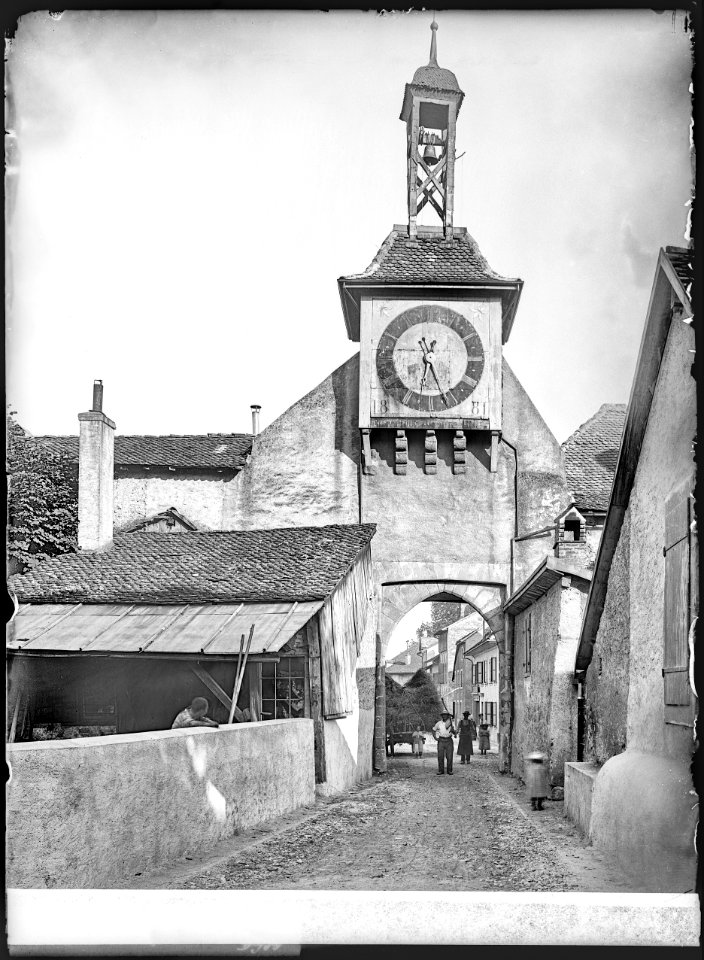 CH-NB - Saint-Prex, Tour de l'Horloge, vue d'ensemble - Collection Max van Berchem - EAD-7517