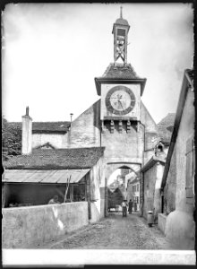 CH-NB - Saint-Prex, Tour de l'Horloge, vue d'ensemble - Collection Max van Berchem - EAD-7517