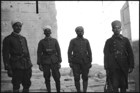 CH-NB - Syrien, Aleppo- Uniformierte - Annemarie Schwarzenbach - SLA-Schwarzenbach-A-5-03-043