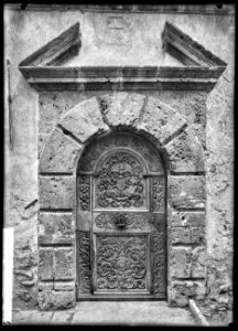 CH-NB - Sion, Maison de Riedmatten, Porte, vue d'ensemble - Collection Max van Berchem - EAD-7677