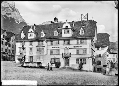 CH-NB - Schwyz, Rathausplatz, vue partielle - Collection Max van Berchem - EAD-8782