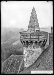 CH-NB - Vufflens-le-Château, Château, Tour, vue partielle - Collection Max van Berchem - EAD-7582