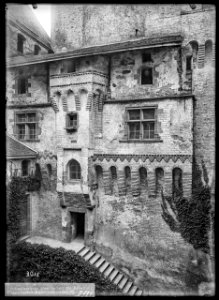 CH-NB - Vufflens-le-Château, Château, Cour intérieure, vue partielle - Collection Max van Berchem - EAD-7583