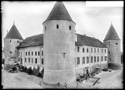 CH-NB - Yverdon-les-Bains, Château, vue partielle - Collection Max van Berchem - EAD-7587