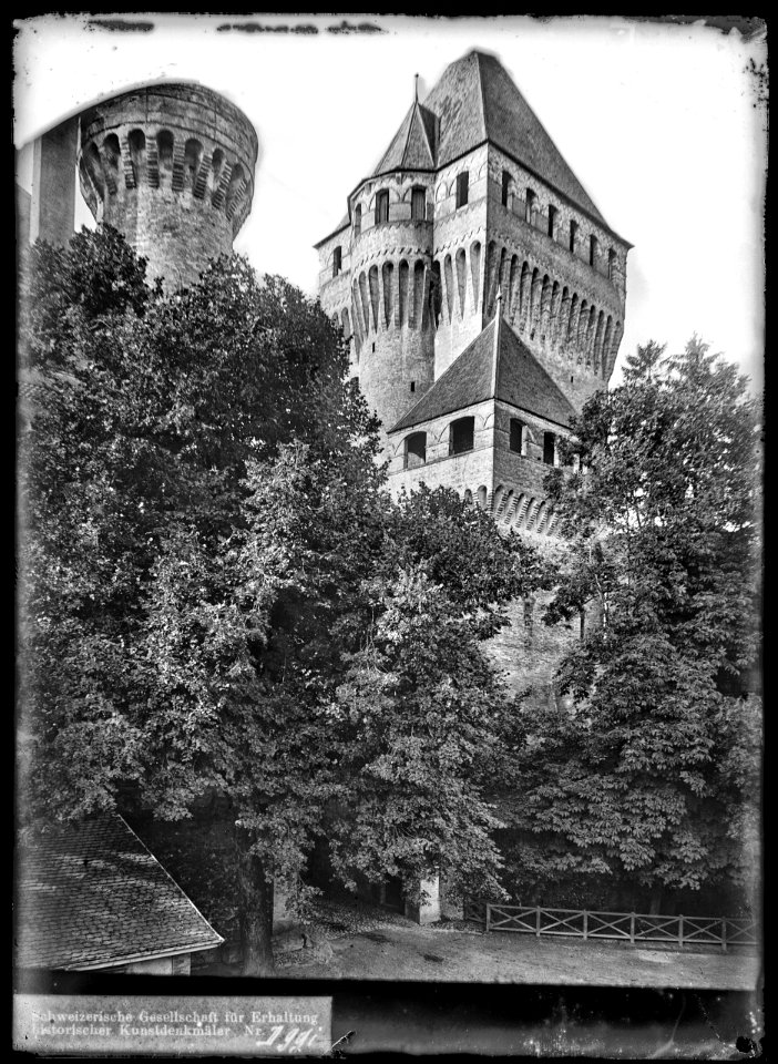 CH-NB - Vufflens-le-Château, Château, Donjon, vue partielle - Collection Max van Berchem - EAD-7580
