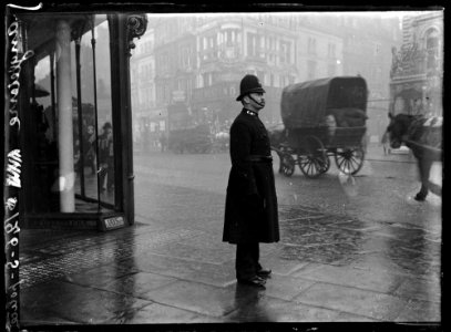 Ch. Chusseau-Flaviens - George Eastman House - Angleterre Police (pd)