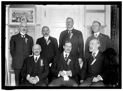 CHAMBER OF COMERCE OF U.S.A. DIRECTORS. REAR- JOHN H. FAYEY; W.M. McCORMICK; R. G. RHETT; T.L.L. TEMPLE. FRONT- AUGUST H. VOGEL; HARRY A. WHEELER, PRESIDENT;AT RIGHT REAR IS CHARLES R. VAN LCCN2016865234