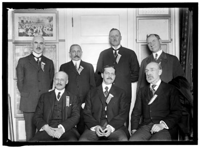 CHAMBER OF COMERCE OF U.S.A. DIRECTORS. REAR- JOHN H. FAYEY; W.M. McCORMICK; R. G. RHETT; T.L.L. TEMPLE. FRONT- AUGUST H. VOGEL; HARRY A. WHEELER, PRESIDENT;AT RIGHT REAR IS CHARLES R. VAN LCCN2016865235