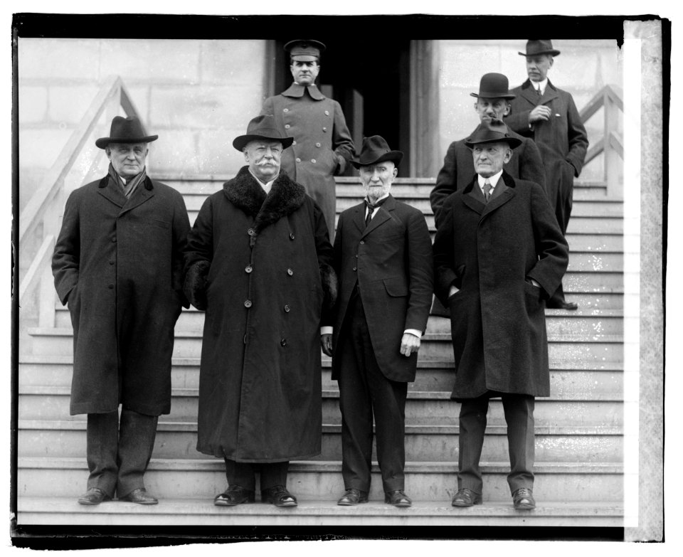 Champ Clark, W.H. Taft, Jos. G. Cannon, Ex. Gov. Samuel W. McCall LCCN2016827541