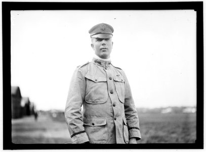 CHANDLER, C. DeFOREST. CAPTAIN, U.S.A. AVIATOR. COMDT. COLLEGE PARK AVIATION FIELD LCCN2016863979