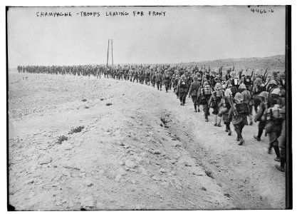 Champagne - troops leaving for front LCCN2014706233