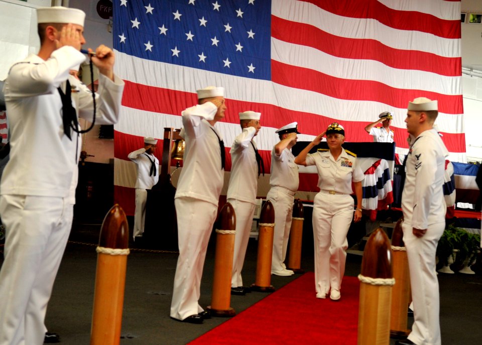Change of command ceremony 100729-N-FI224-367