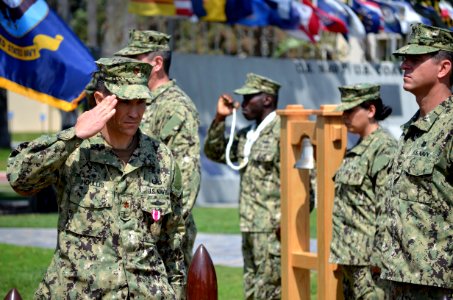 Change of command ceremony at Naval Amphibious Base Coronado 120608-N-FN215-237 photo