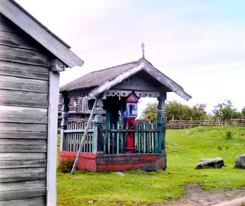 Chapel and cross from the time of Peter the Great, in the village of Sumskoe. -01600-01631v