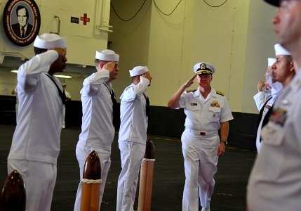Change of command ceremony 100729-N-FI224-265