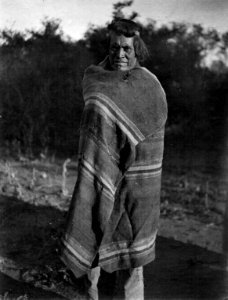 Chanéindian i mantel. Gåva av Erland Nordenskiöld, okänt år - SMVK - 004959 photo