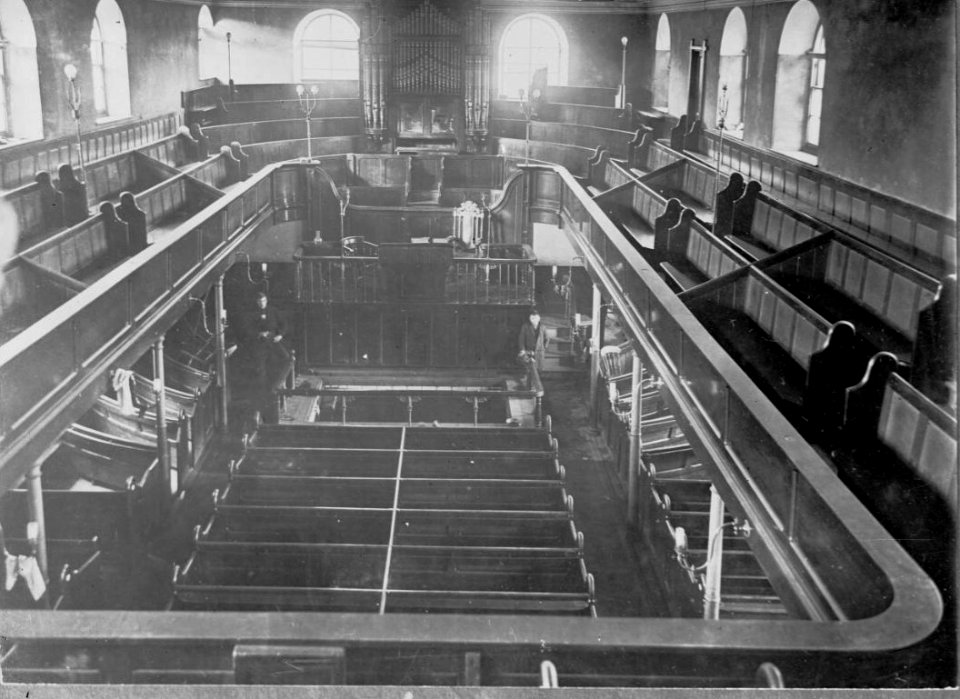Chapel interior, Blaenau Gwent (4641697a)
