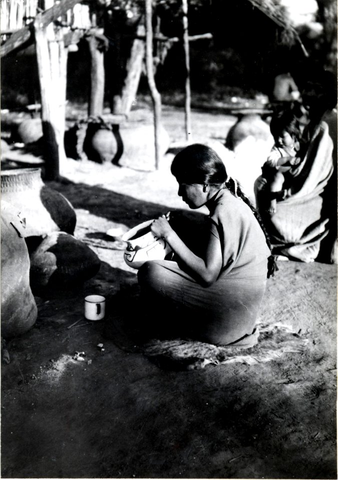 Chané; målning av lerkärl, vit målarfärg. Gran Chaco. Bolivia - SMVK - 0072.0015